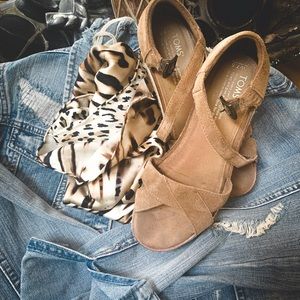 Toms Wedge Tan Suede Sandals